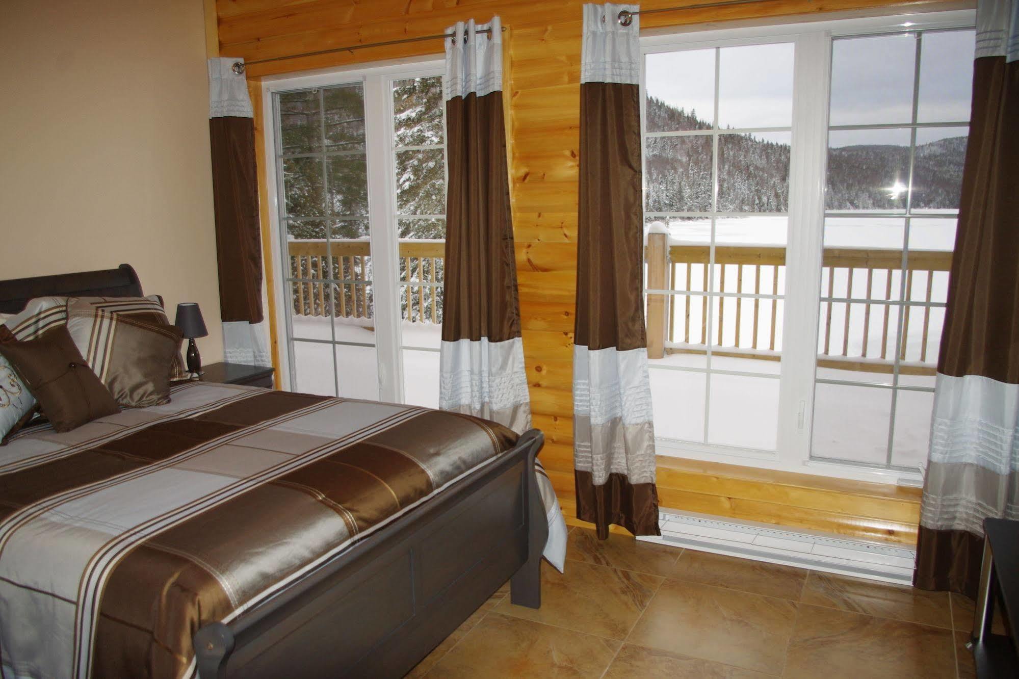 Auberge La Taniere Tadoussac Exterior foto